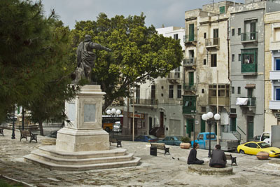 Malta_walking_Floriana